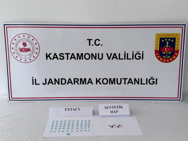 Kastamonu'da jandarmadan uyuşturucuya darbe! 3 şüpheli gözaltında
