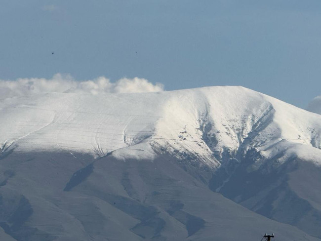 Iğdır’da bahar sürprizi: Nisan karı Ağrı Dağı’nı beyaza bürüdü