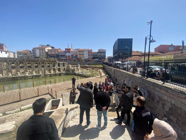 Öğrenciler Sarıkaya’nın turistik yerlerini gezdi