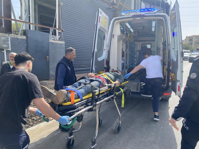 Ataşehir’de inşaat alanında göçük: 3 işçi toprak altından kurtarıldı - Resim : 2