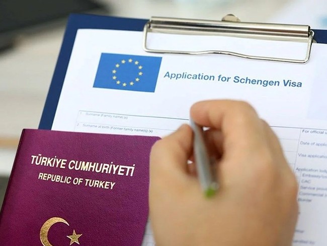 Avrupa Parlamentosu'ndan Türklere vize konusunda yumuşama işareti geldi