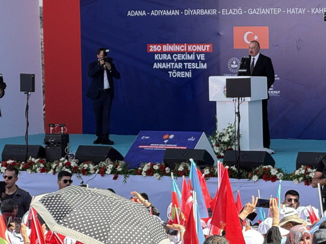 Cumhurbaşkanı Erdoğan ve Aliyev Azerbaycan Mahallesi Konutları'nı teslim etti! Erdoğan: Yaşadığımız süreç milli mücadele ile eş değer!