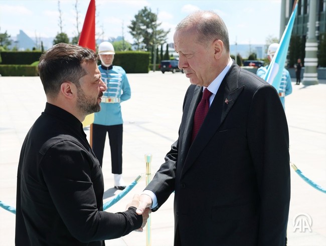 2 saat 40 dakikalık zirve... Cumhurbaşkanı Erdoğan ile Zelenskiy görüşmesi sona erdi! Açıklama bekleniyor - Resim : 2