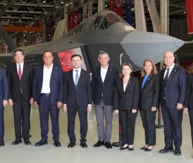 Yılmaz Özdil KAAN üzerinden Hakan Fidan’a saldıranlara ağzının payını verdi: Özgür Özel'i kim kullanıyor?