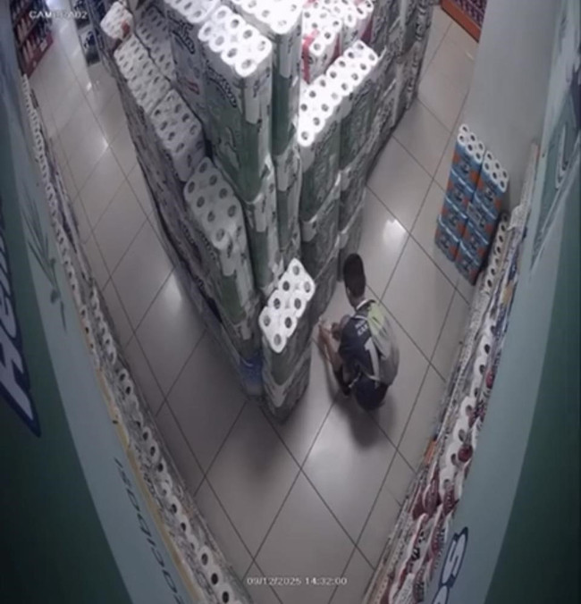 Bursa’da marketteki kağıt havluları tutuşturan çocuk devlet korumasına alındı! İlk vukuatı değilmiş!