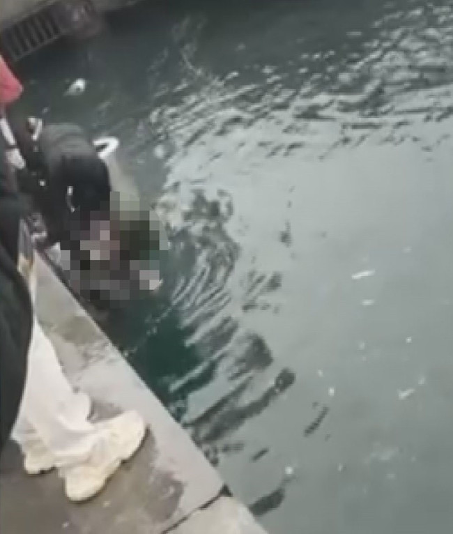 Kadıköy Rıhtım’da facia: 4 engelli denize düştü! Bir genç arkadaşını kurtarmak isterken can verdi.. - Resim : 3