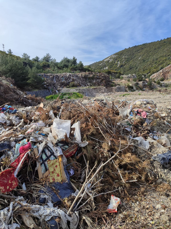 Belediye bunu yaparsa halk ne yapmaz... Urla'da çevre skandalı! Belediye ve firmaya milyonluk ceza!