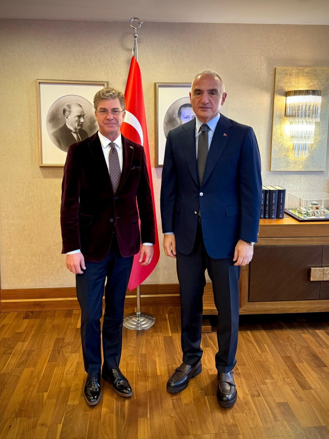 Tan Sağtürk’e yeni görev: Kültür ve sanat politikalarında bakan danışmanı oldu - Resim : 2