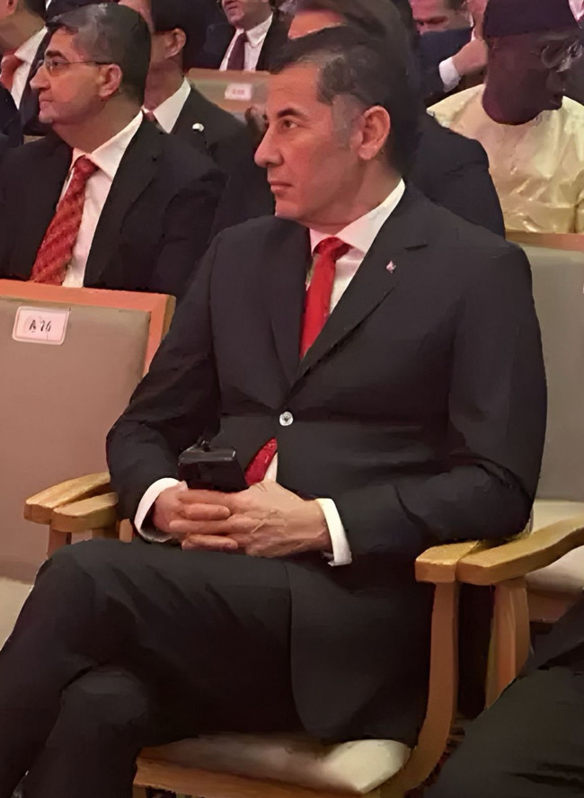 Uzun süredir ortalarda yoktu... Sinan Oğan'ın son görüntüsü dikkat çekti! Görenler aynı soruyu sordu: Ne olmuş böyle?