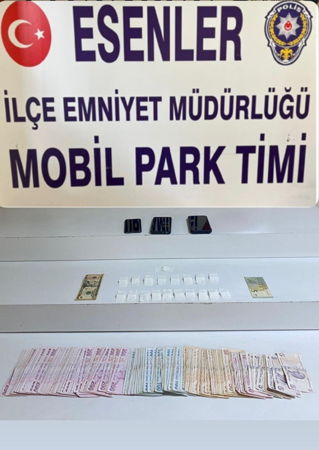 "Papatya yaprağı" şifresiyle uyuşturucu satıyordu... Esenler'de çiğ köfteciye şok baskın!