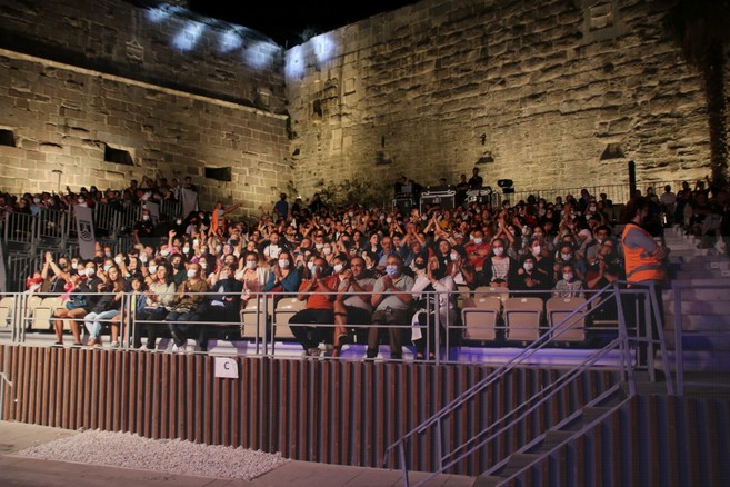 Demet Akalın'dan Bodrum'da çifte konser