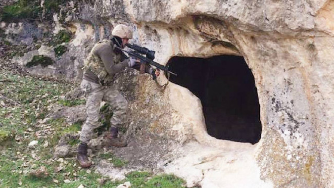 Bölge temizleniyor! PKK Türkiye sınırındaki kampları ve mağaraları boşaltıyor