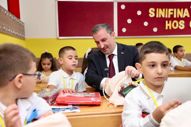 Sultanbeyli Belediyesi, Öğrencilere Kırtasiye Seti Dağıttı - Resim : 3