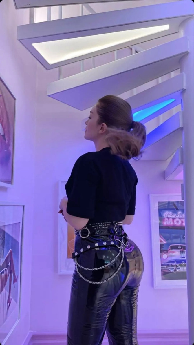 Danla Bilic’in kalça dolgusu kaburgalarına kadar çıktı! Bülent Cihantimur'u ifşa edip “Ameliyatınız varsa iptal edin, hayat kaydırıyor” dedi - Resim : 3