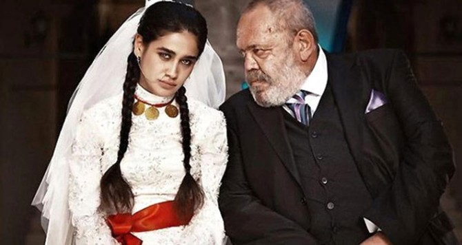 Türkiye'yi terk eden Meltem Miraloğlu’nun kendisinden 48 yaş büyük Amerikalı eşi vefat etti! ''Meltem'i mirasından men etti'' iddiası! Meltem Miraloğlu'nun akli dengesi yerinde değil mi?