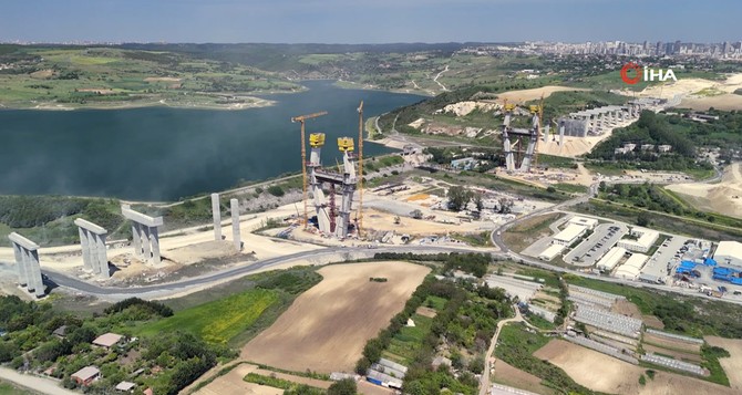 Kanal İstanbul'un ilk köprüsünün ayakları 100 metreye ulaştı