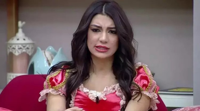 Aycan Varış’tan şoke eden Kısmetse Olur itirafı! “Bana ilaç verdiler, ayaklarına kapandım!” - Resim : 3