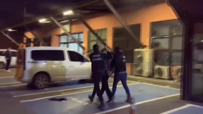 Rapçi 'Sansar Salvo' tutuklandı! Evinde uyuşturucu ve hassas terazi ele geçirildi... 10 suç kaydı var