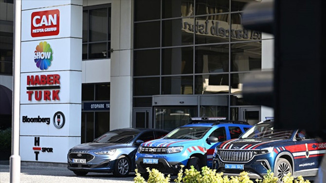 Show TV'ye kayyum atanması: Diziler devam edecek mi? Kızılcık Şerbeti, Veliaht ve Bahar'a ara mı verilecek? 'Ödemeler durdu' iddiası