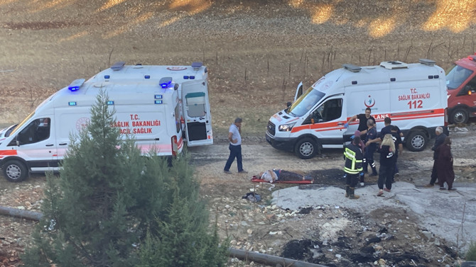 Mersin'de tarım işçilerini taşıyan minibüs şarampole yuvarlandı! 5 ölü, 14 yaralı var! İşte olay yerinden ilk görüntüler - Resim : 5