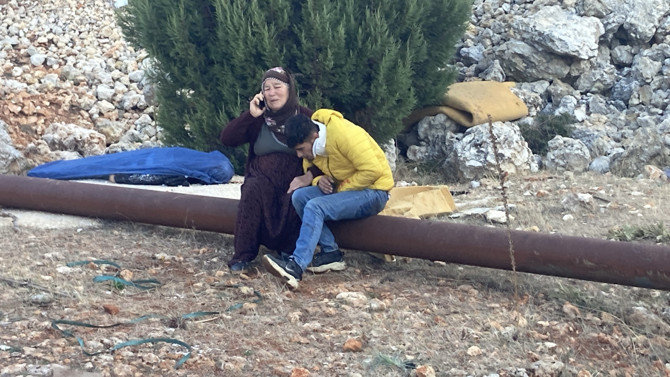 Mersin'de tarım işçilerini taşıyan minibüs şarampole yuvarlandı! 5 ölü, 14 yaralı var! İşte olay yerinden ilk görüntüler - Resim : 4