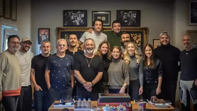 Cem Yılmaz, Ozan Güven'i GORA kadrosundan çıkardı mı? Kafa karıştıran paylaşımı - Resim : 2