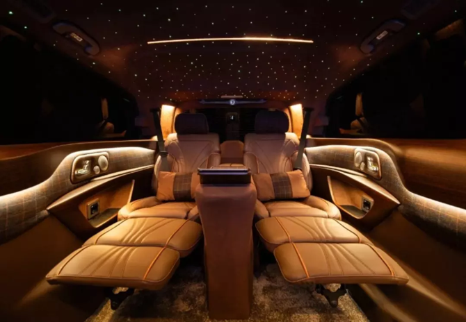 Reynmen eşi Emire Cansu Kurtaran'a özel ultra lüks araç tasarlattı! ''Annen görmesin''