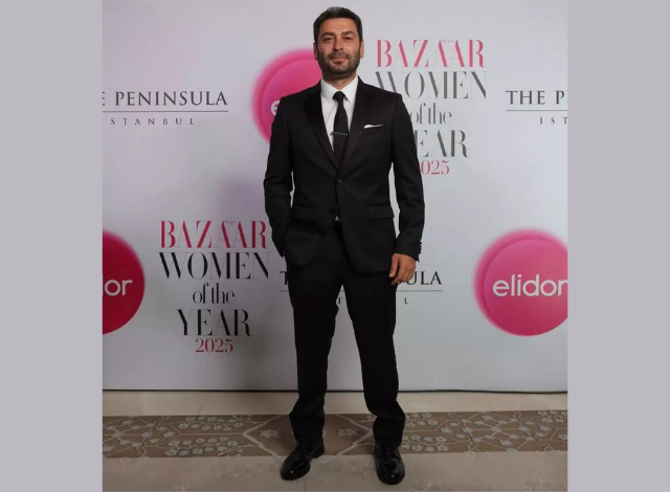 Fenomen dizi Uzak Şehir'in Cihan Albora'sı Ozan Akbaba'ya 'Yılın Erkeği' ödülü!