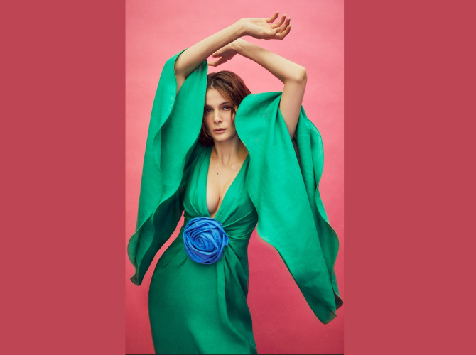 Eşref Rüya'nın Çiğdem komiseri Büşra Develi ünlü şefle aşk yaşıyor! Gizemli sevgilisini paylaştı