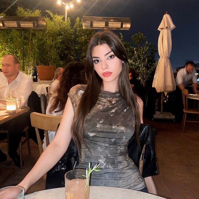 Defne Samyeli, diksiyonuyla tepki çeken kızı Derin Talu'nun neden böyle konuştuğunu açıkladı! - Resim : 2