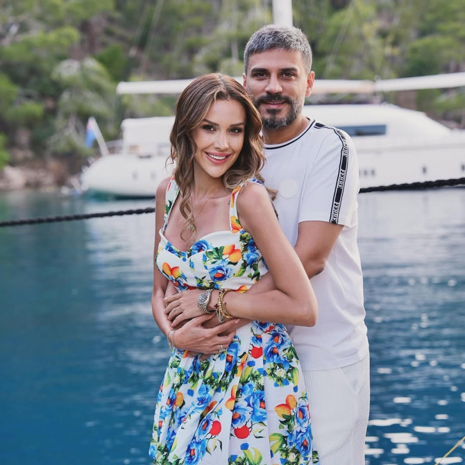 Makyajlanmış geri dönüş! Polat ailesinde yeni görev dağılımı... Koltuklar değişti soyadlar aynı kaldı - Resim : 3