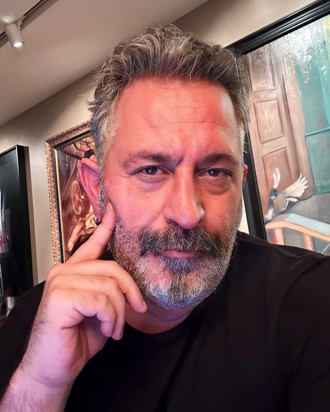 Cem Yılmaz'ın 38 yaşındaki kadınları hedef alan esprisine eski sevgilisinden olay gönderme!