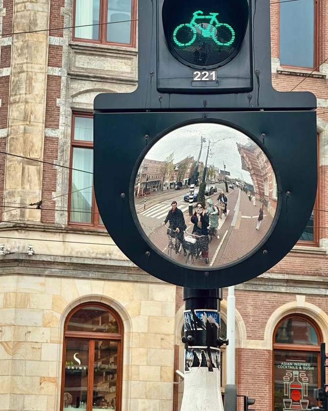 Birce Akalay ve Hakan Kurtaş, Amsterdam’da aşka geldi - Resim : 4