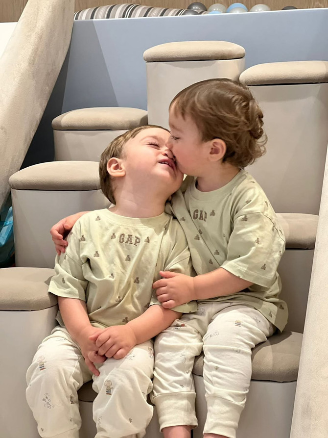 İdo Tatlıses ile Yasemin Şefkatli'nin ikizleri ilk tıraşlarını oldu - Resim : 3