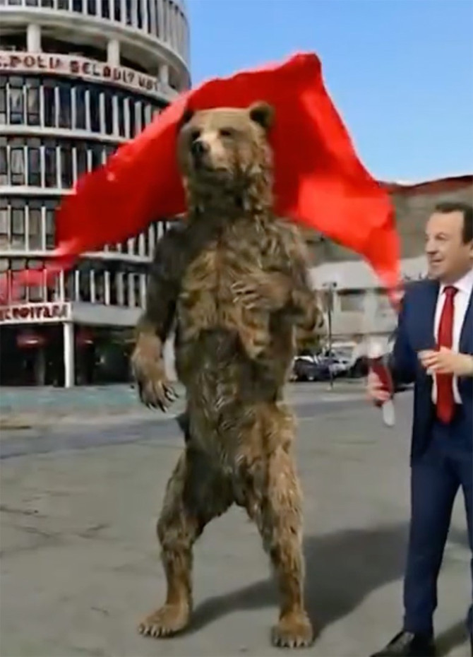 Bolu ile Düzce belediye başkanlarının sosyal medyadaki atışması gündem oldu! Tanju Özcan'a boz ayı heykeli göndermesi - Resim : 3