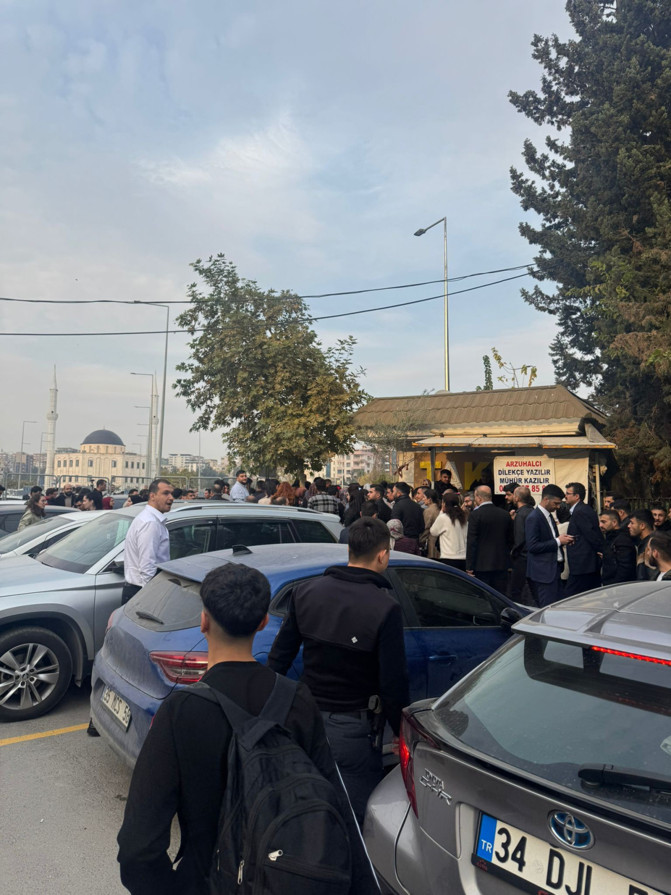 Şanlıurfa’da adliye binasında patlama: Yaralılar hastaneye sevk edildi