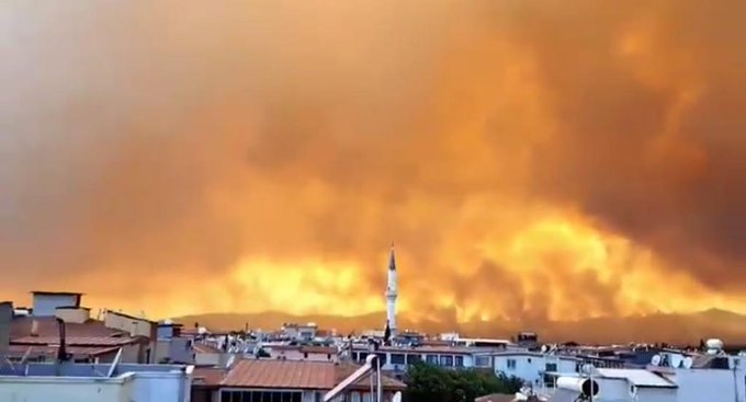 Komandolar alarma geçti: 50 bin fazla kişi tahliye edildi! - Resim : 3