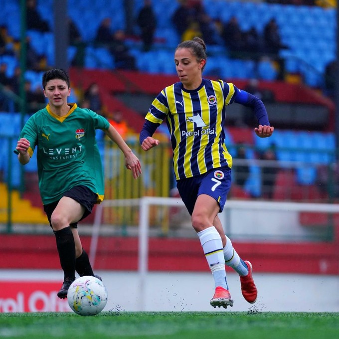 Fenerbahçe rakibini 18-0 yendi