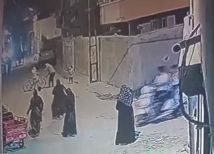 Oyun oynamak yasak mı? 6 Yaşındaki çocuğa sopayla saldırı! mahalleli araya girdi