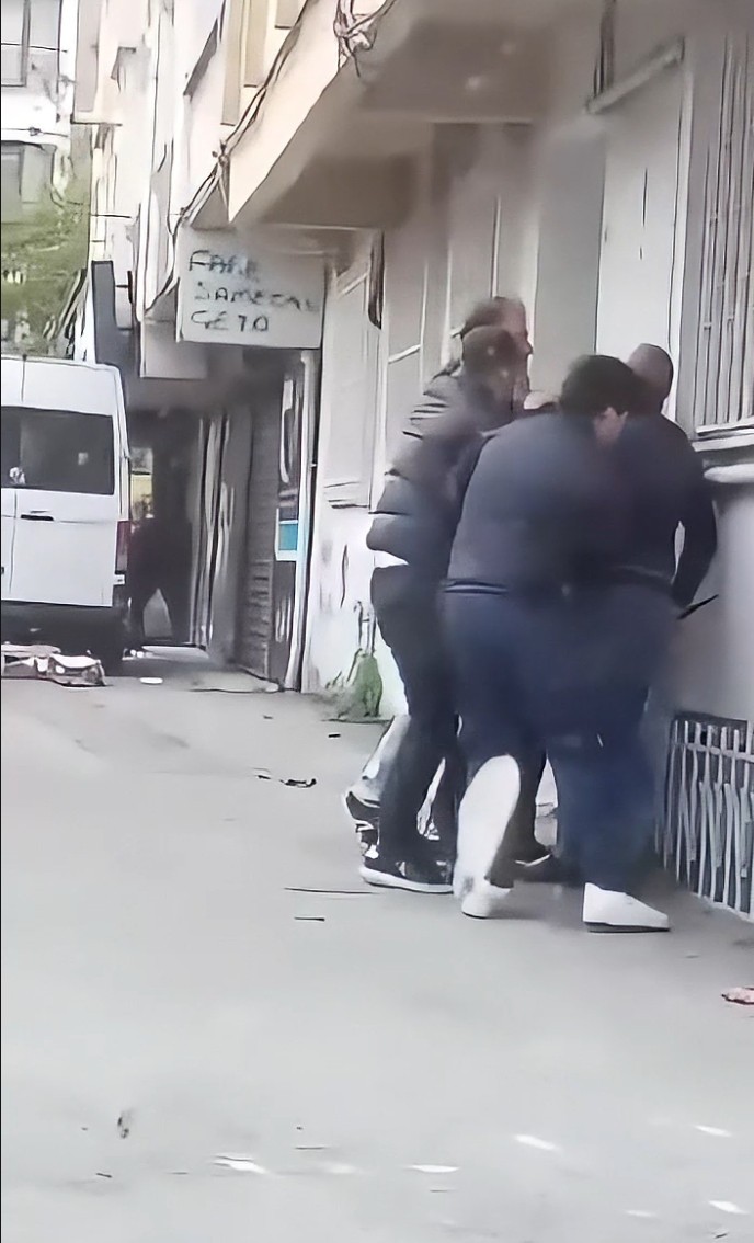 Deprem silsilesi İstanbullunun sinirlerini yıprattı, sokağa inen komşular birbirine girdi