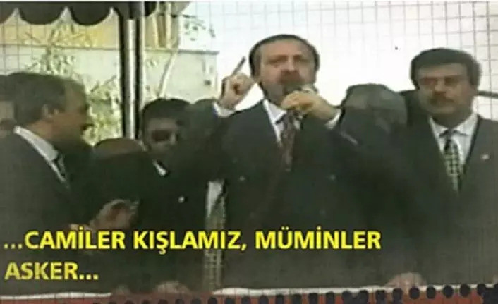 Cumhurbaşkanı Recep Tayyip Erdoğan, hapisle sonuçlanan o dizeleri 28 yıl sonra gençler için okudu