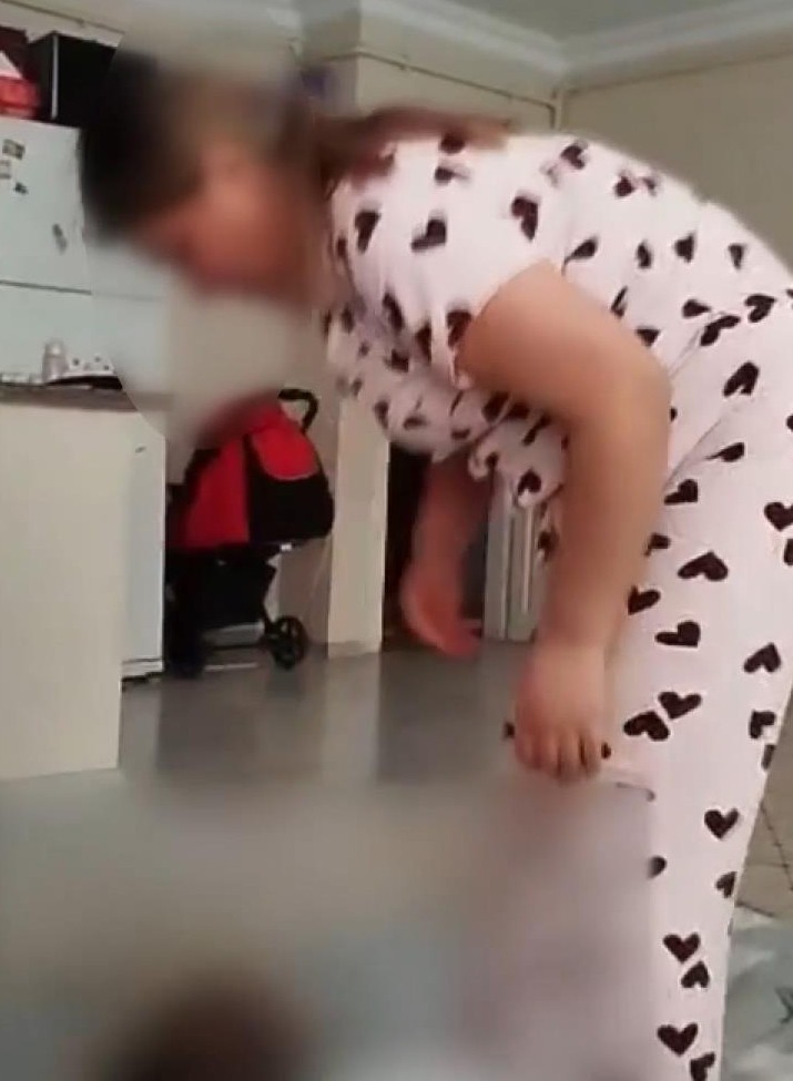 Fatih'te 2 yaşındaki bebeğe şiddet uygulayan Özbek bakıcının evinden 7 çocuk çıktı