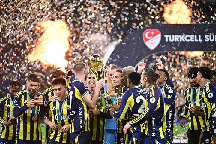 Fenerbahçe'nin Alanyaspor maçı 11'i belli oldu! Domenico Tedesco'dan Kerem Aktürkoğlu'na son şans: "Farkını göster artık" - Fotoğraf: 2