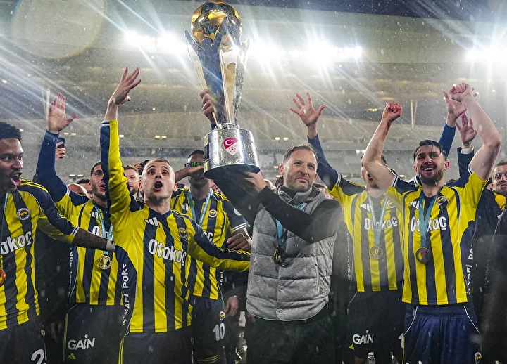 Fenerbahçe'nin Alanyaspor maçı 11'i belli oldu! Domenico Tedesco'dan Kerem Aktürkoğlu'na son şans: "Farkını göster artık" - Fotoğraf: 3