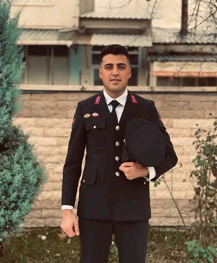 Jandarma Uzman Onbaşı Melih Bayraktutar sobadan sızan gazdan zehirlenerek hayatını kaybetti - Resim : 2