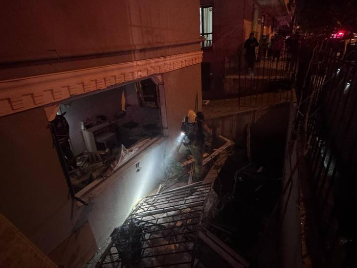 Güngören’de şiddetli patlama! Apartmanın bodrum katındaki yangında 2 kişi yaralandı