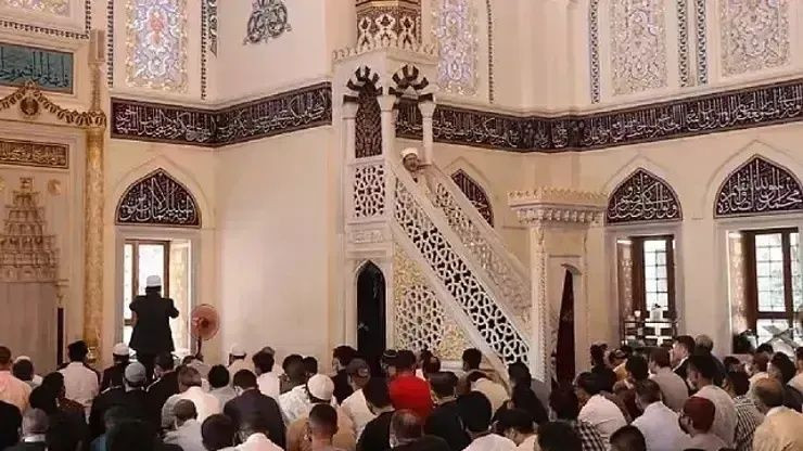 Türkiye’nin konuştuğu skandallar sonrası Diyanet'ten manidar Cuma Hutbesi: Uyuşturucu aklı, fuhuş hayatı yok eder! - Fotoğraf: 4