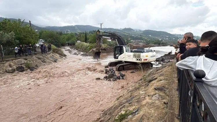 Sarı kod sonrası kabus: Hatay ve Osmaniye'yi sağanak vurdu, evler sular altında kaldı! İşte kare kare yıkım, saniye saniye can pazarı! - Fotoğraf: 8