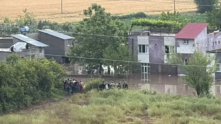 Sarı kod sonrası kabus: Hatay ve Osmaniye'yi sağanak vurdu, evler sular altında kaldı! İşte kare kare yıkım, saniye saniye can pazarı! - Fotoğraf: 16