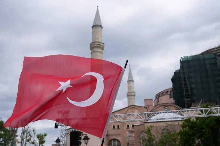 Mehteran çaldı, İstanbul inledi: Fethin 573. yılında çifte bayram coşkusu! Erdoğan Cuma namazını Ayasofya'da kıldı... - Fotoğraf: 7
